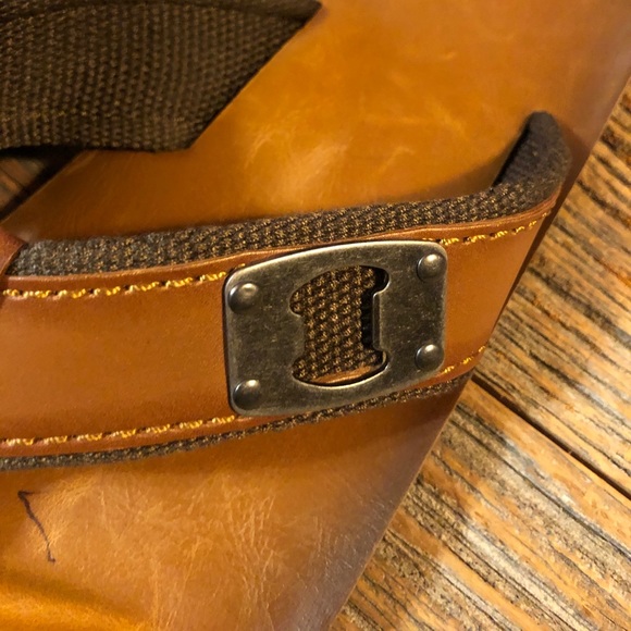 🍺🌞😎 Genuine Leather Sandals with Bottle Openers - Picture 2 of 6